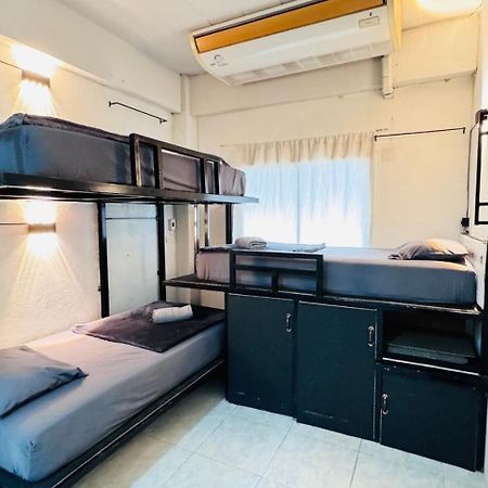Stay At Moon Hostel Hatrin Kültér fotó
