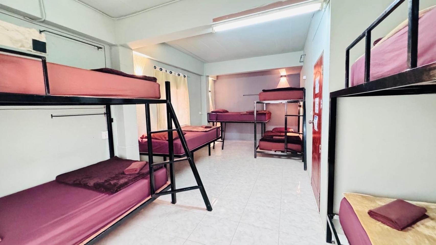 Stay At Moon Hostel Hatrin Kültér fotó