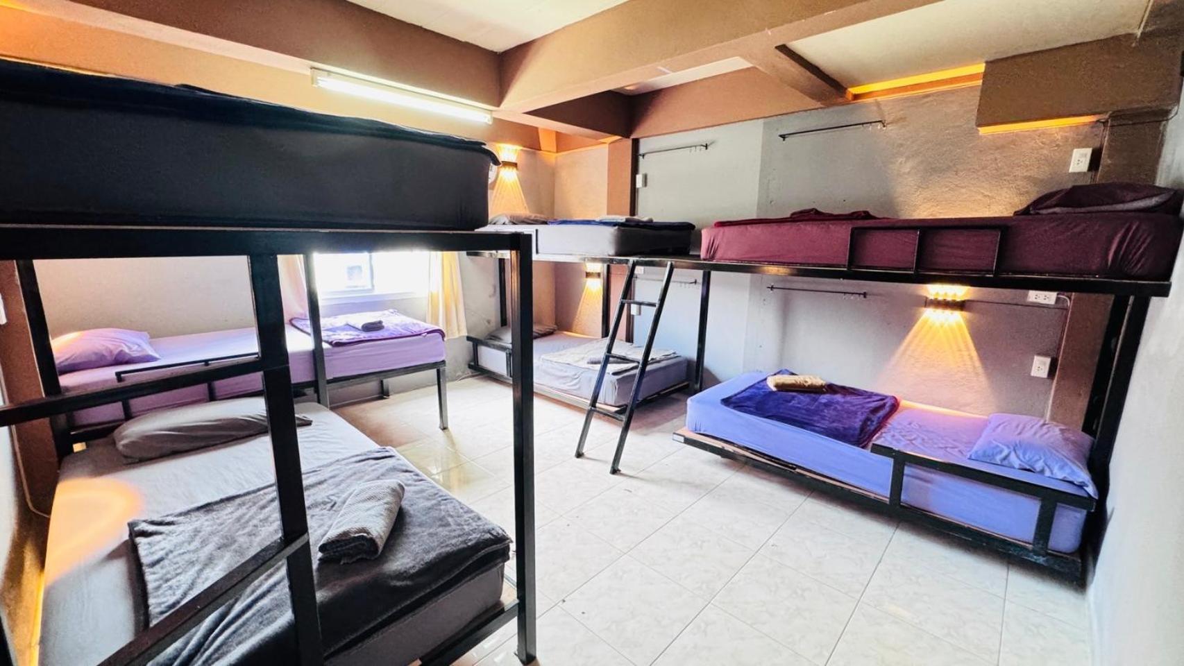 Stay At Moon Hostel Hatrin Kültér fotó