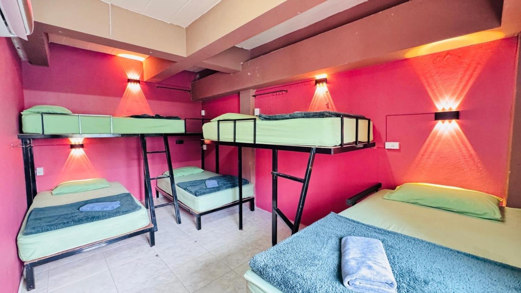 Stay At Moon Hostel Hatrin Kültér fotó