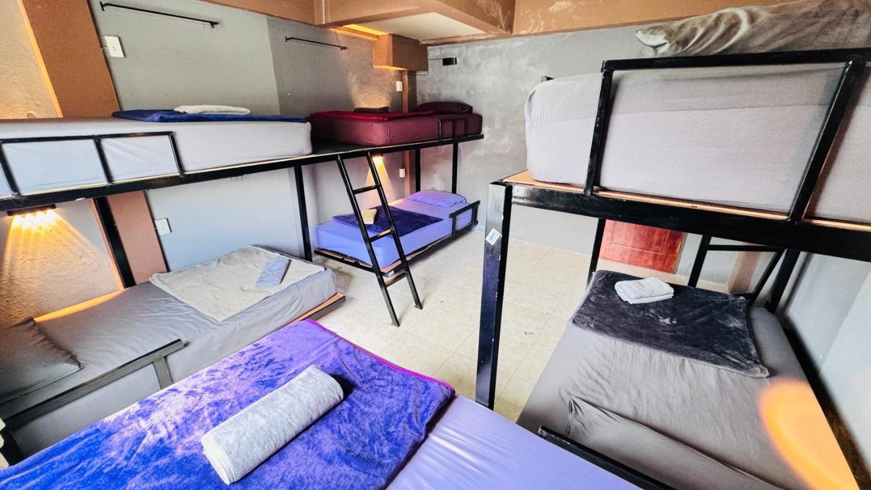 Stay At Moon Hostel Hatrin Kültér fotó