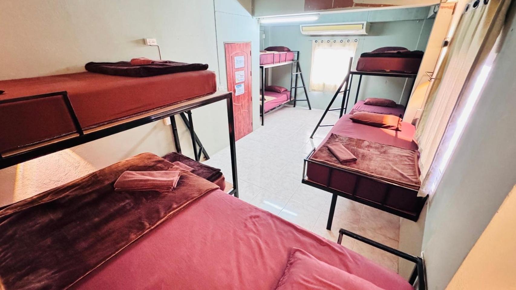 Stay At Moon Hostel Hatrin Kültér fotó