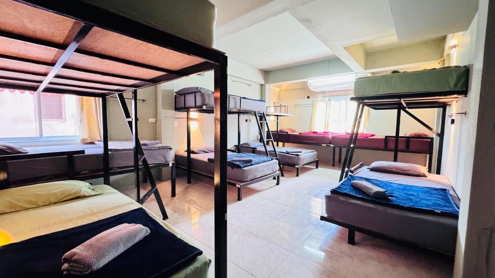 Stay At Moon Hostel Hatrin Kültér fotó