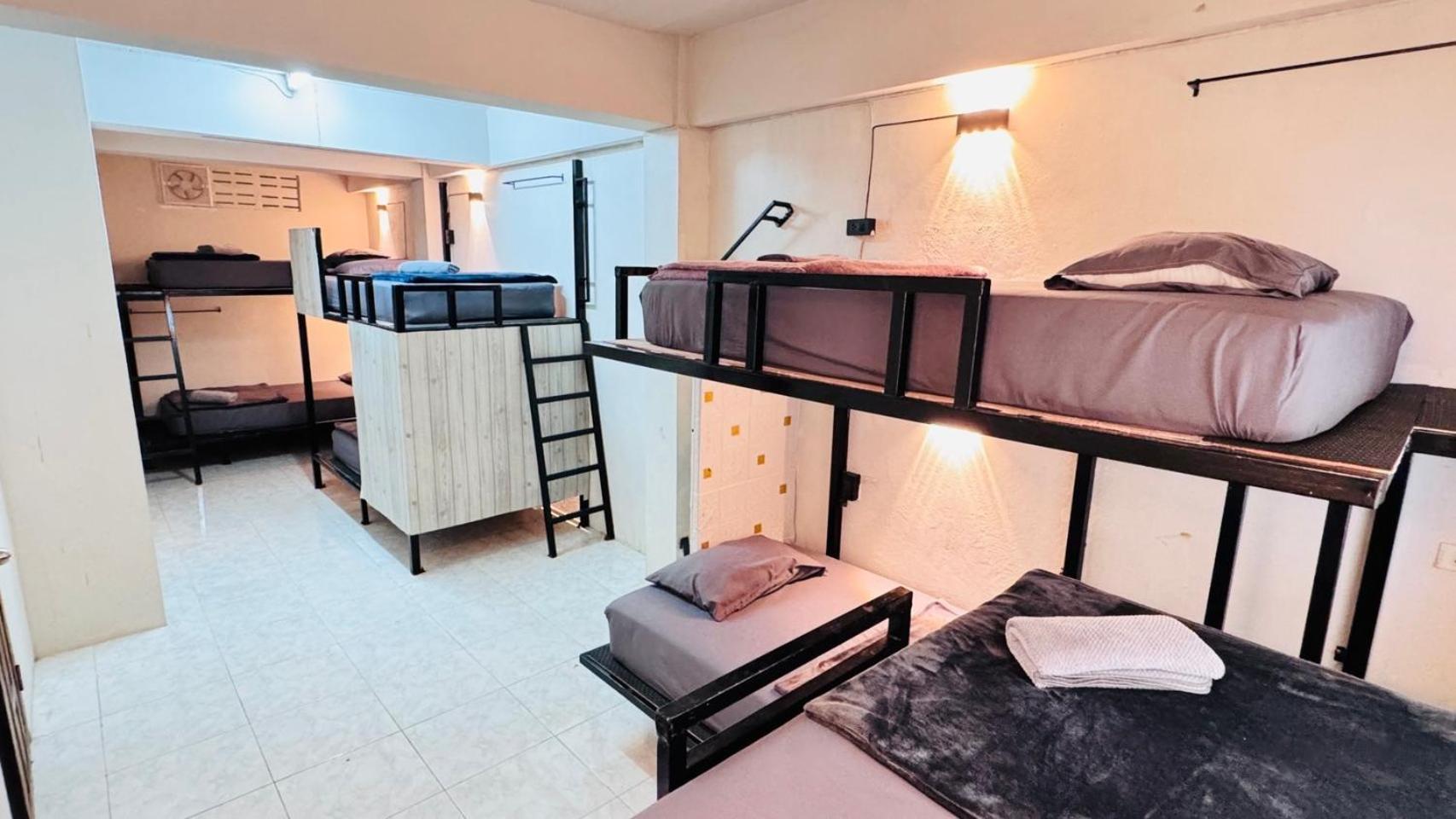 Stay At Moon Hostel Hatrin Kültér fotó